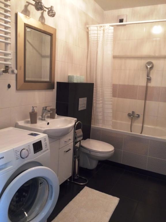 Apartament "Cleopatra 3" Z Miejscem Parkingowym, Faktury Vat Apartman Kielce Kültér fotó
