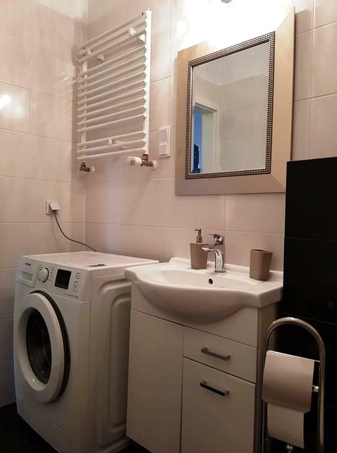 Apartament "Cleopatra 3" Z Miejscem Parkingowym, Faktury Vat Apartman Kielce Kültér fotó